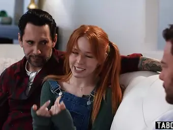 Uzun saçlı bir periye sert şeyler gidiyor