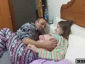 Sandviç için sikişiyor
