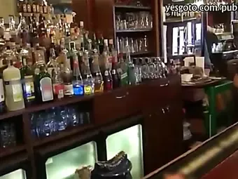 Quarterback Üç Güzel Kızı Sikiyor